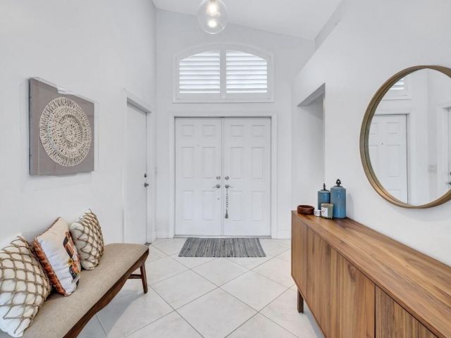 Дом в аренду по адресу 9569 Tavernier Drive - фото 6921399