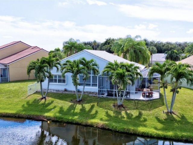 Дом в аренду по адресу 9569 Tavernier Drive - фото 6921400