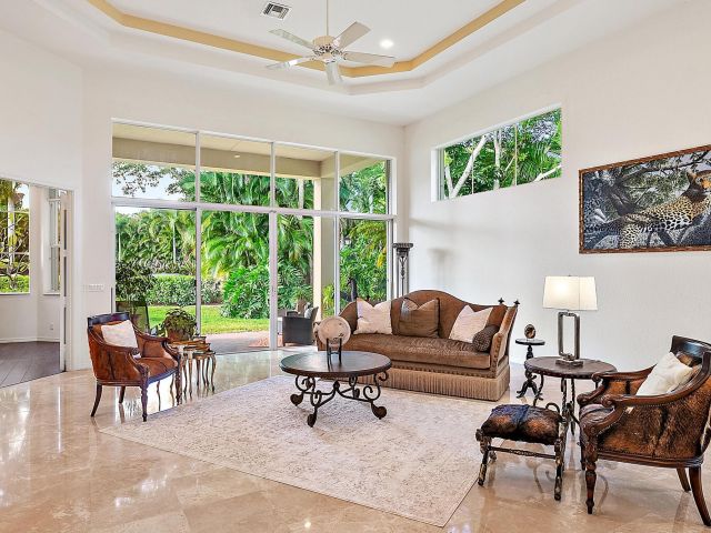 Продажа дома по адресу 7713 Sandhill Court - фото 6918540