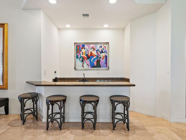 Продажа дома по адресу 7713 Sandhill Court - фото 6918541