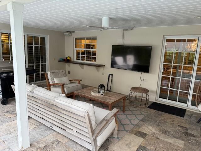 Продажа дома по адресу 899 Barcelona Drive - фото 6929394