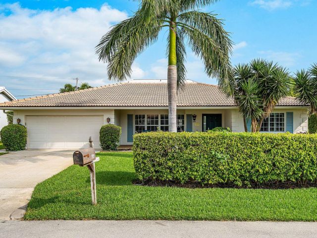 Продажа дома по адресу 899 Barcelona Drive - фото 6929398