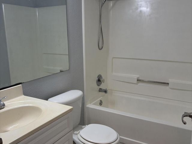 Дом в аренду по адресу 8165 Severn Drive D - фото 6925328