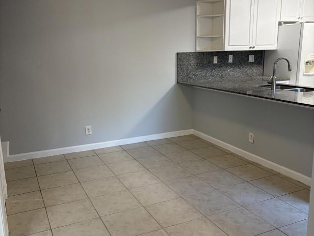 Дом в аренду по адресу 8165 Severn Drive D - фото 6925331