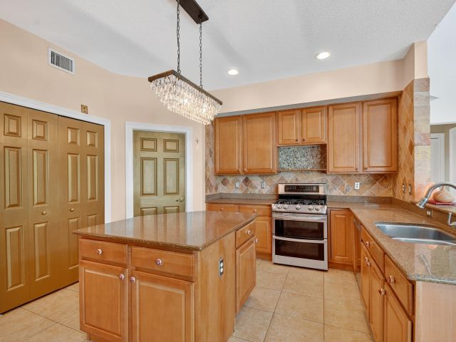 Дом в аренду по адресу 3769 Victoria Road - фото 6919485