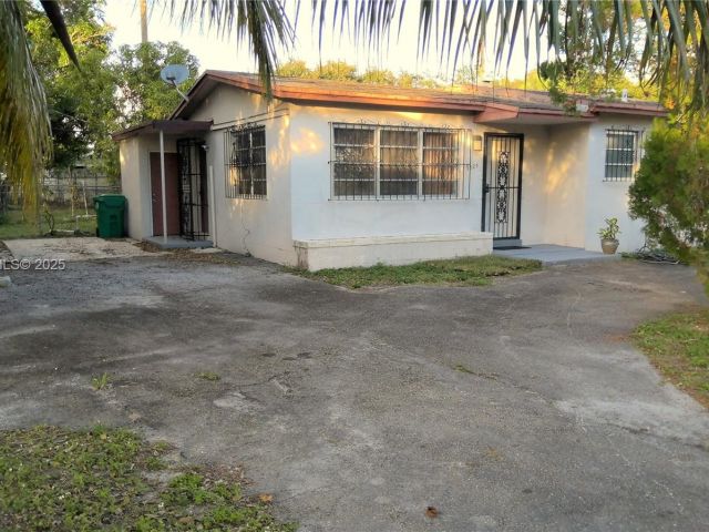 Дом в аренду по адресу 3825 NW 168th Ter 0 - фото 7481215