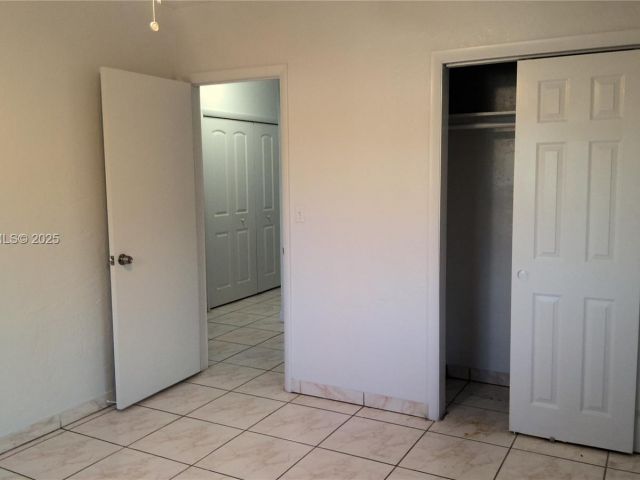 Дом в аренду по адресу 3825 NW 168th Ter 0 - фото 7481226