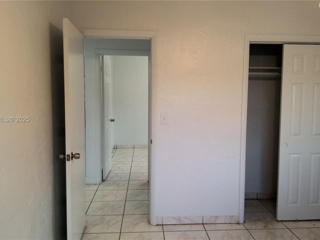 Дом в аренду по адресу 3825 NW 168th Ter 0 - фото 7481232