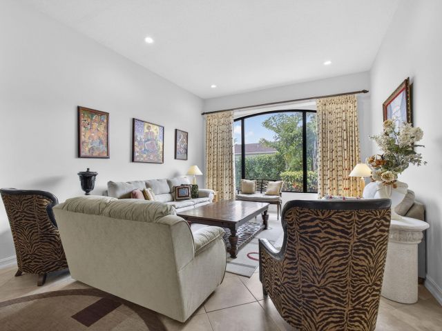 Продажа дома по адресу 6743 Sparrow Hawk Drive Drive - фото 6927836