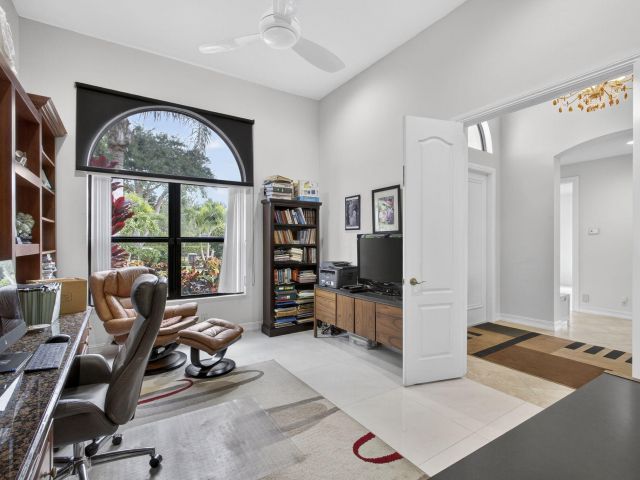 Продажа дома по адресу 6743 Sparrow Hawk Drive Drive - фото 6927841