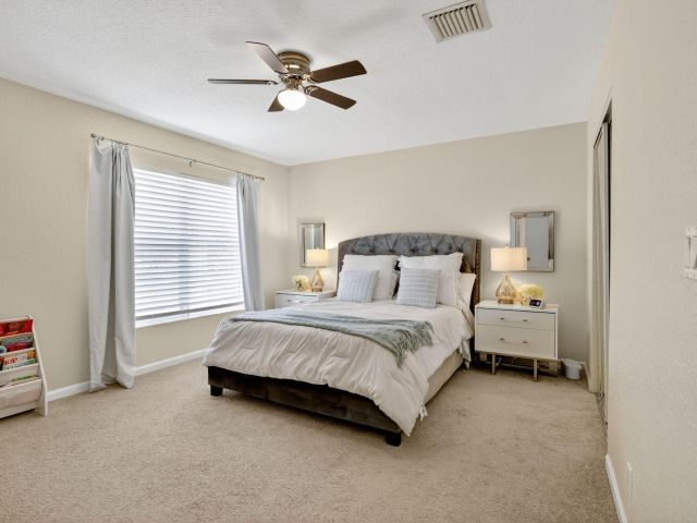 Продажа дома по адресу 4451 Lake Lucerne Circle - фото 6919768