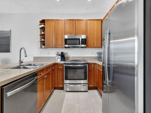 Продажа дома по адресу 4451 Lake Lucerne Circle - фото 6919774