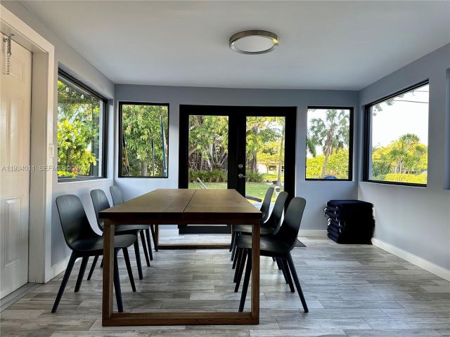 Продажа дома по адресу 513 NW 30th St - фото 6920033