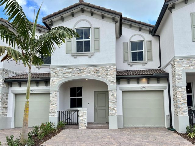 Дом в аренду по адресу 12713 NW 24th Ave - фото 7499025