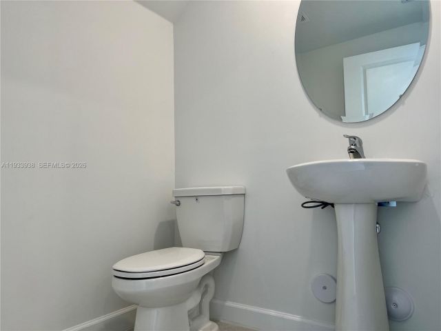 Дом в аренду по адресу 12713 NW 24th Ave - фото 7499049