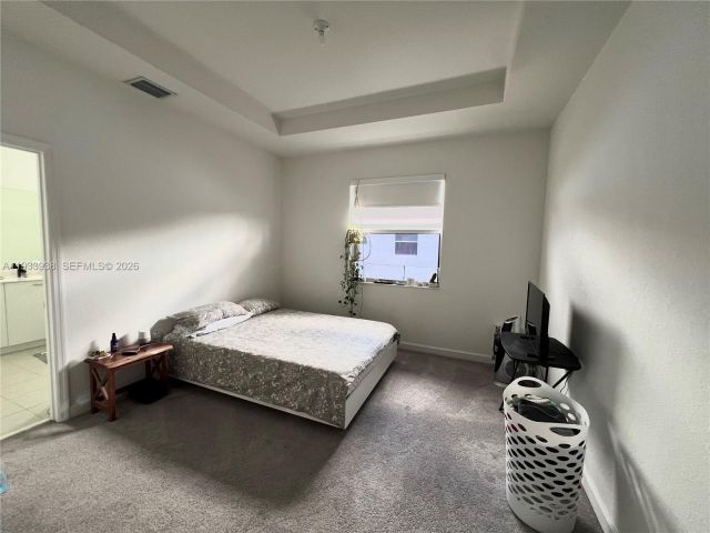 Дом в аренду по адресу 12713 NW 24th Ave - фото 7499061