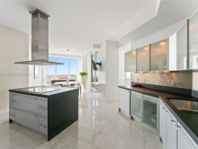 Продажа квартиры #5001 - фото 6923358