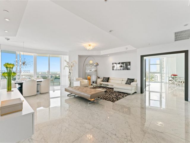 Продажа квартиры #5001 - фото 6923361