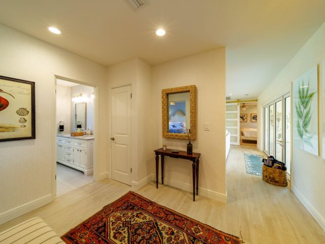 Дом в аренду по адресу 225 Russlyn Drive - фото 6926074