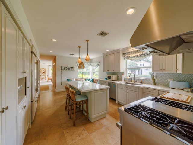 Дом в аренду по адресу 225 Russlyn Drive - фото 6926081