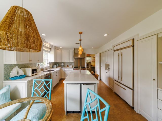 Дом в аренду по адресу 225 Russlyn Drive - фото 6926082