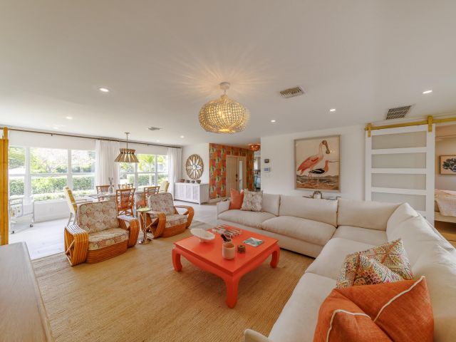 Дом в аренду по адресу 225 Russlyn Drive - фото 6926086