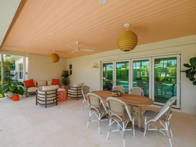 Дом в аренду по адресу 225 Russlyn Drive - фото 6926092