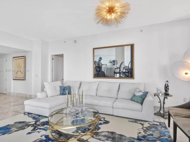 Продажа квартиры #1403 - фото 6922734