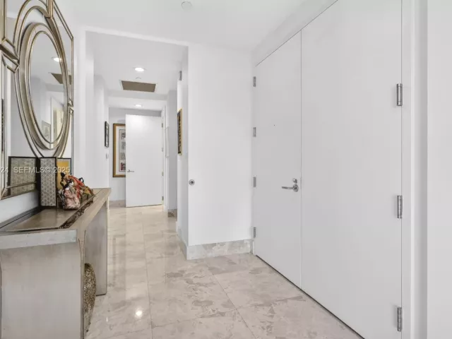 Продажа квартиры #1403 - фото 6922738