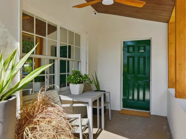 Дом в аренду по адресу 1363 Biarritz Dr - фото 6925239