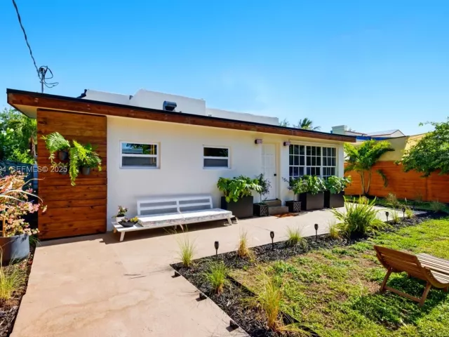 Дом в аренду по адресу 1363 Biarritz Dr - фото 6925224