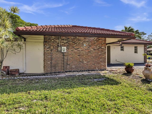 Дом в аренду по адресу 313 NW 42nd Street - фото 6923999