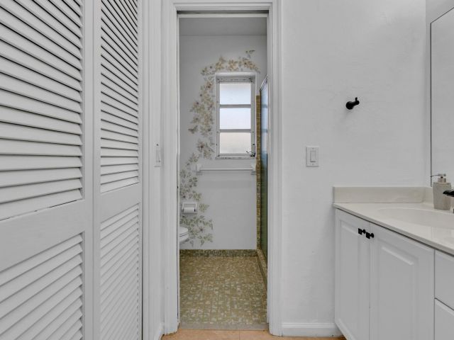 Дом в аренду по адресу 313 NW 42nd Street - фото 6924009