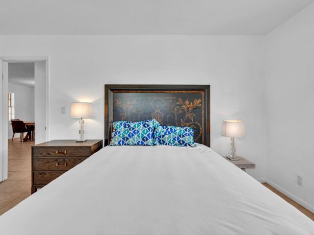 Дом в аренду по адресу 313 NW 42nd Street - фото 6924010