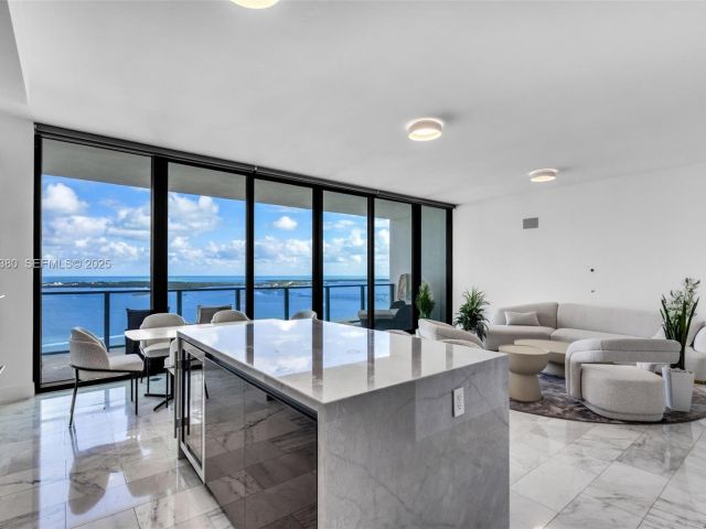 Продажа квартиры #3702 - фото 6924411