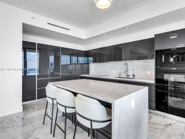 Продажа квартиры #3702 - фото 6924414