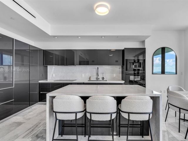 Продажа квартиры #3702 - фото 6924419