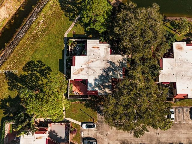 Дом в аренду по адресу 4205 Village Dr D - фото 7494175