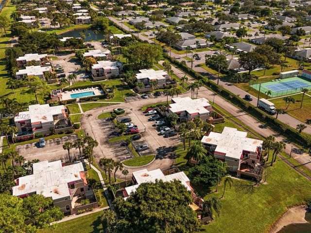 Дом в аренду по адресу 4205 Village Dr D - фото 7494176