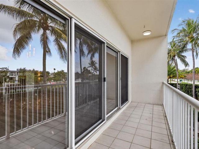 Продажа дома по адресу 21399 Marina Cove Cir 14 - фото 6923522