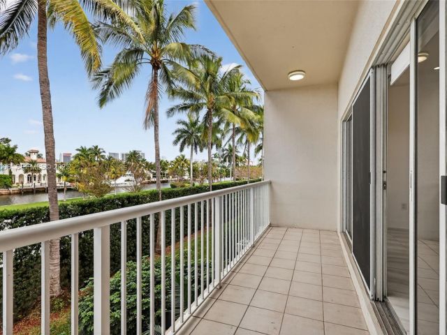 Продажа дома по адресу 21399 Marina Cove Cir 14 - фото 6923524