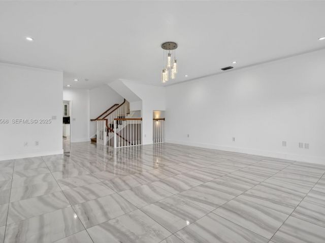 Продажа дома по адресу 21399 Marina Cove Cir 14 - фото 6923526