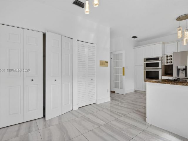 Продажа дома по адресу 21399 Marina Cove Cir 14 - фото 6923529