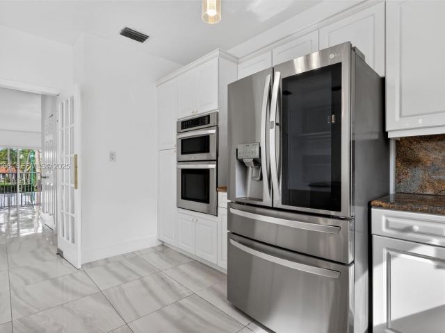 Продажа дома по адресу 21399 Marina Cove Cir 14 - фото 6923534