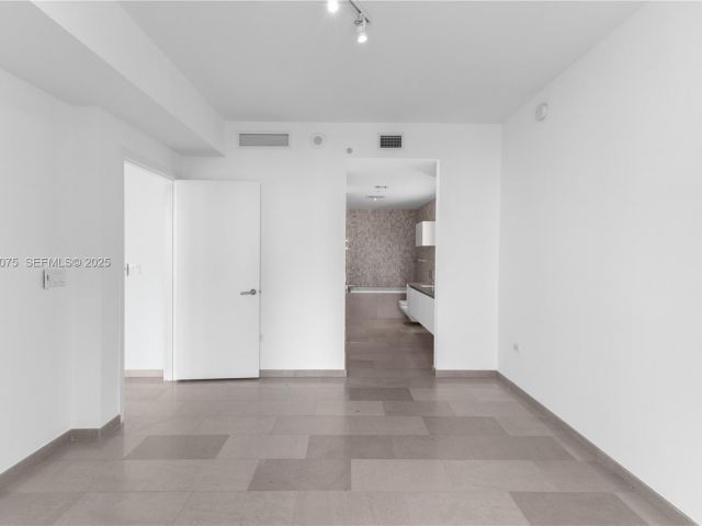 Продажа квартиры #2006 - фото 7443928