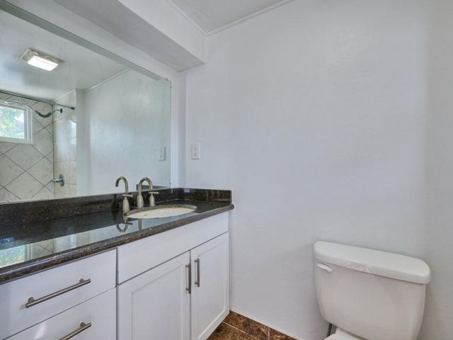 Дом в аренду по адресу 2112 Longwood Road - фото 6925973