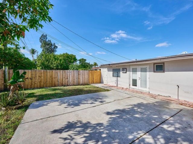 Дом в аренду по адресу 2112 Longwood Road - фото 6925977