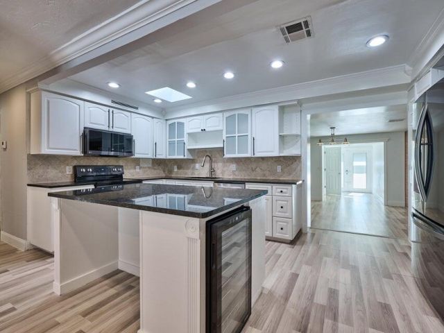 Дом в аренду по адресу 2112 Longwood Road - фото 6925980