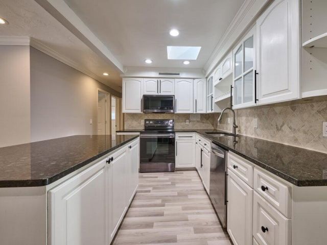 Дом в аренду по адресу 2112 Longwood Road - фото 6925981