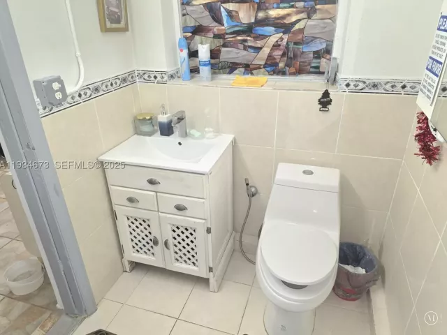 Продажа дома по адресу 3601 NW 102nd St - фото 9288007